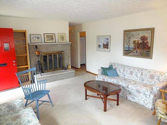 5th image of 1093 Carrousel Dr E