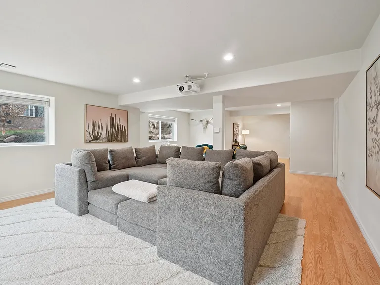 3940 Montclair Ln — Photo 28