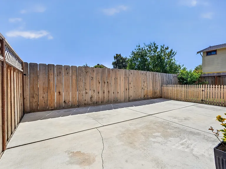 407 Riker St — Photo 27