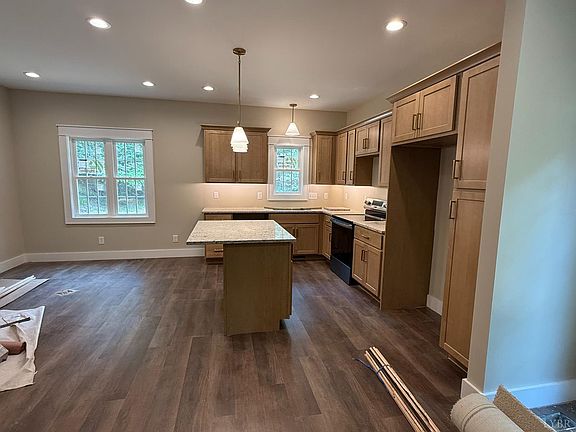 3rd image of 205 Chadwick Dr