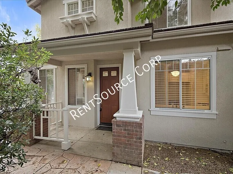 22900 Cheyenne Dr — Photo 2