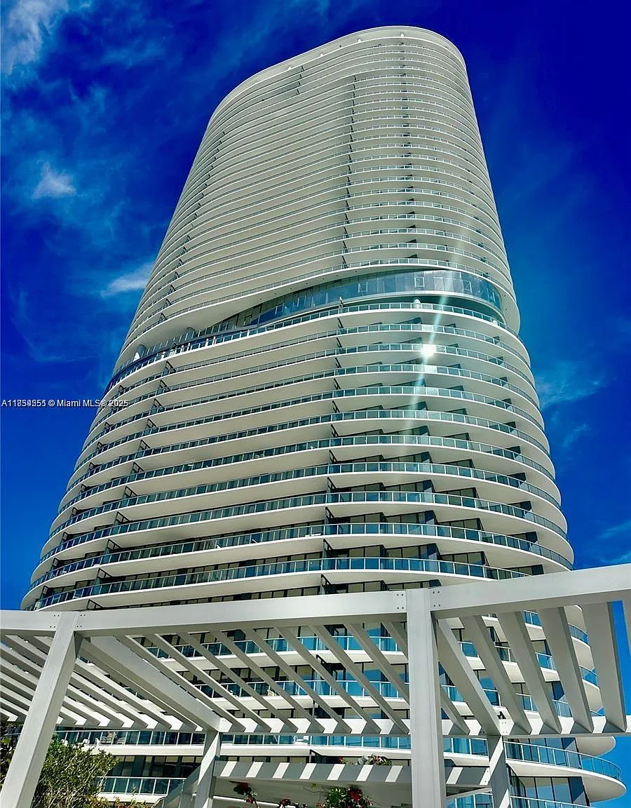 1 bed, $8,200 — Photo 2