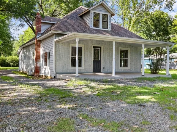 603 E Avenue B, Heavener, OK 74937