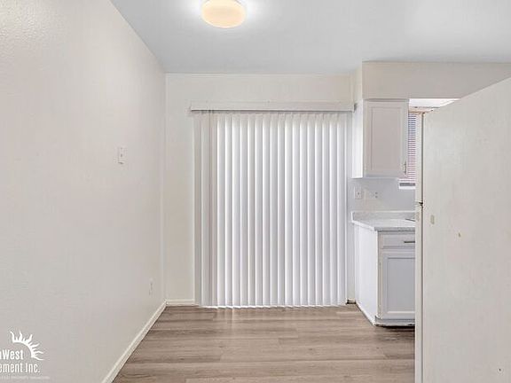 5th image of 2209 W Belmont Ave APT 2