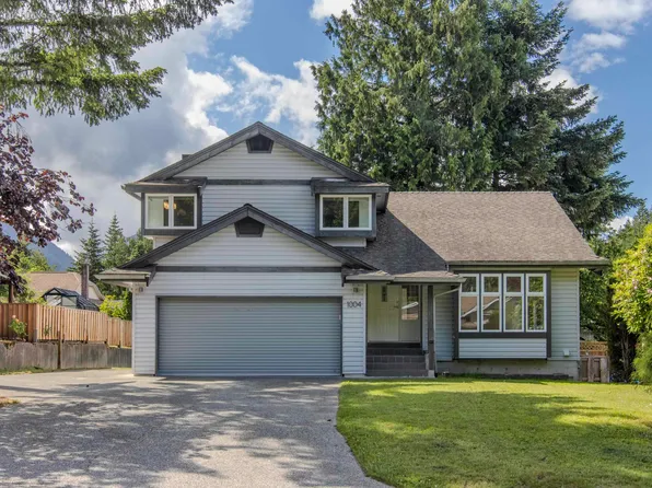 1004 Pia Rd, Squamish, BC V8B 0G1