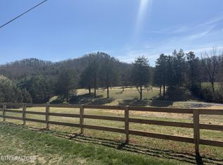 3300 Raccoon Valley Rd NE, Powell, TN 37849