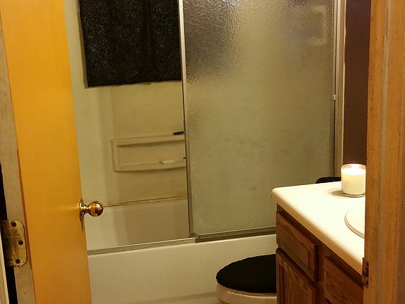 Main bathroom