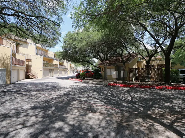 8642 Fredericksburg Rd #313, San Antonio, TX 78240