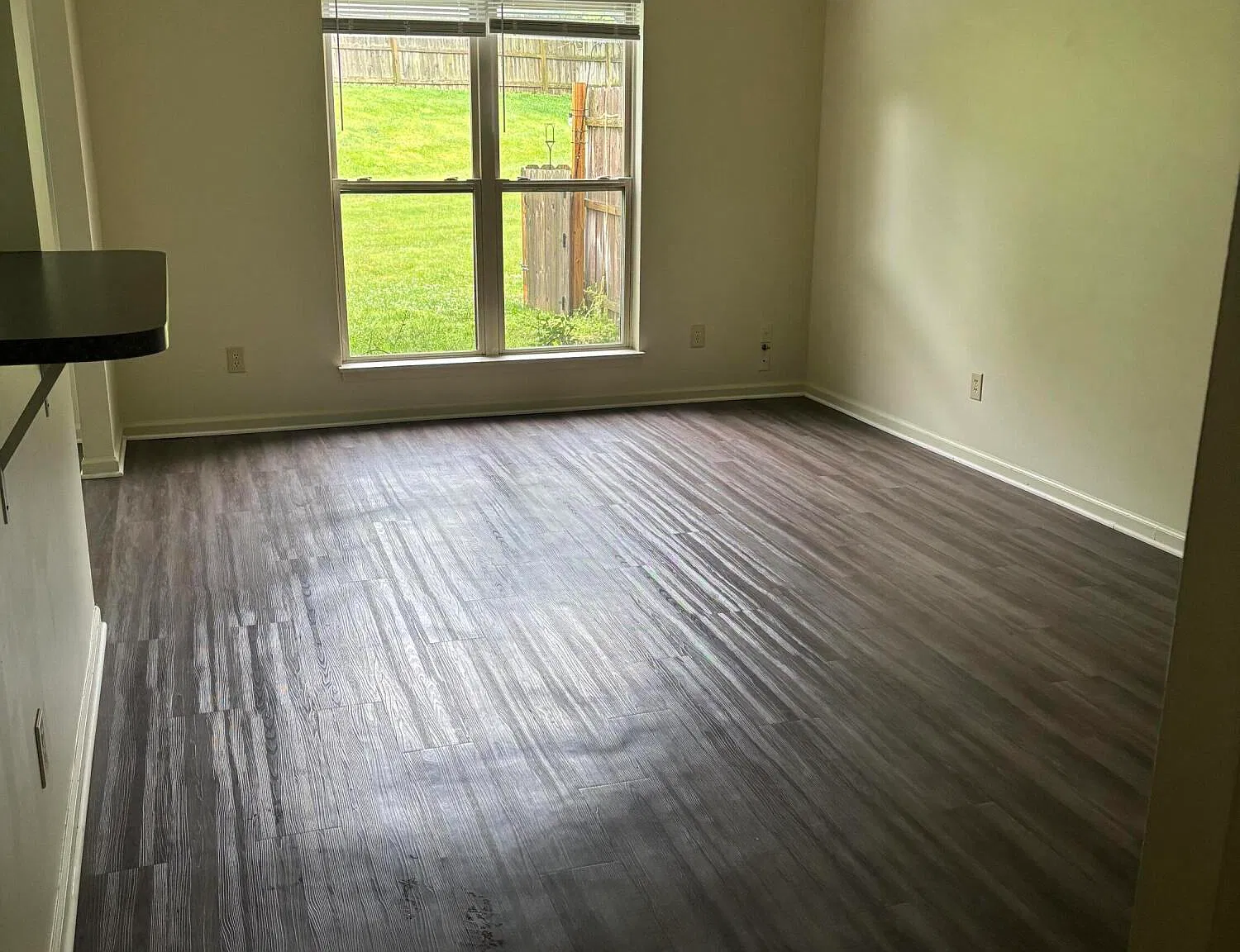 3 bed, 2.0 bath, 1360 sqft, $1,595 — Photo 2