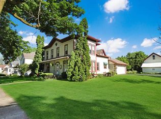 701 Oak St, Lena, IL 61048