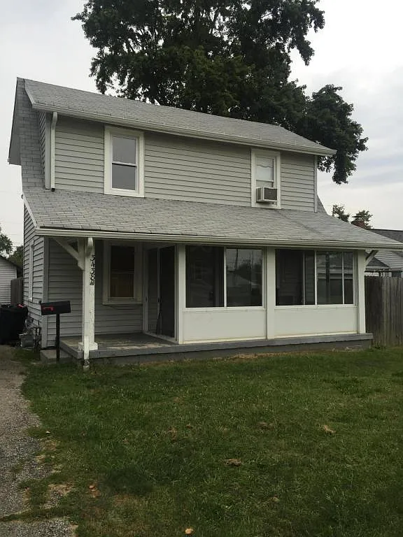 3438 Woodlawn Ave photo 1