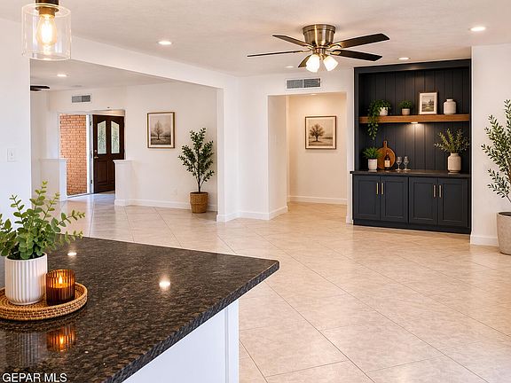 5th image of 6648 Mariposa Dr