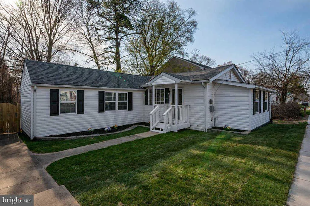 8075 Catherine Ave photo 1