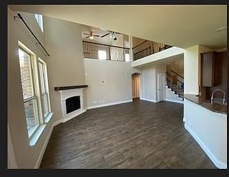 2nd image of 553 Indian Hill Dr