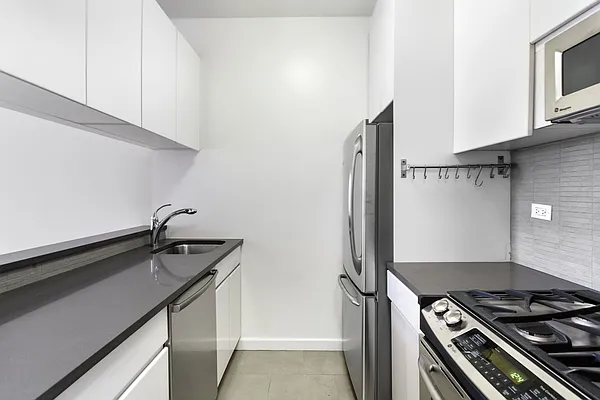 Rented by Compass | media 12