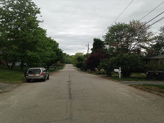 4th image of 15 Birchwood Dr