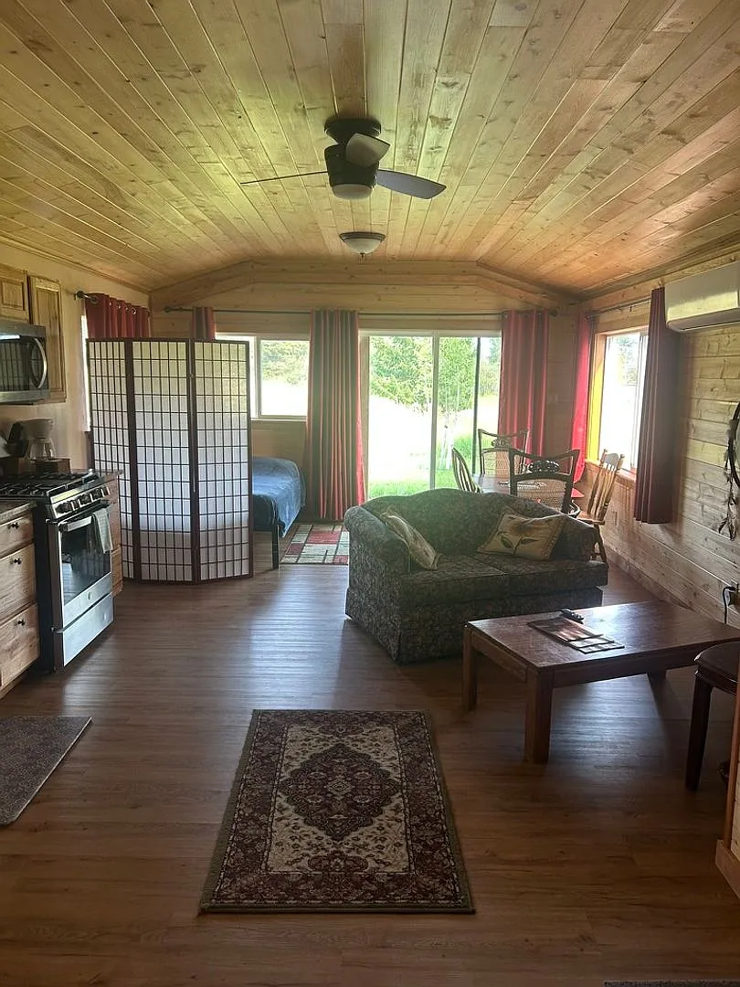 1 Bedroom/1 Bath Cottage for Rent on shared 5 Acres Oct 2026 - May 2027 — Photo 2