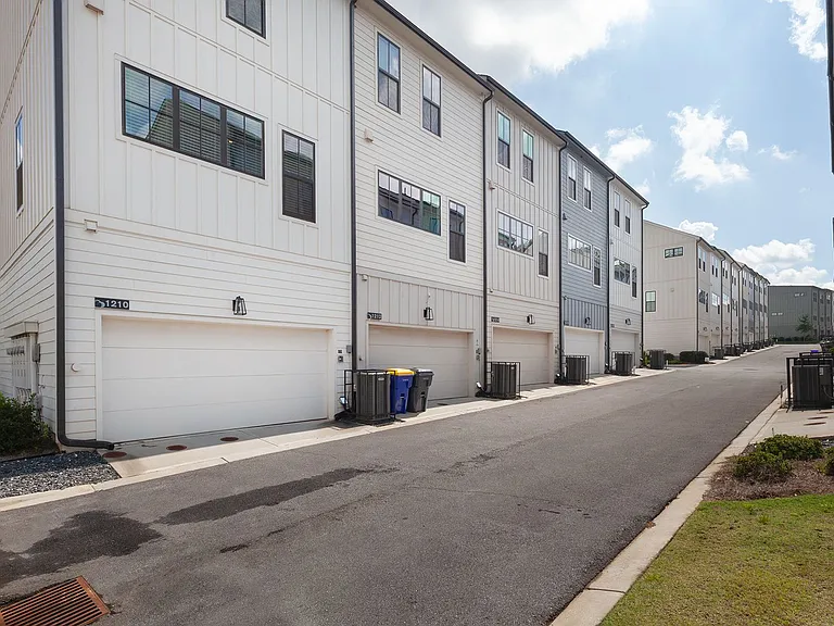 1210 Zebrawood Ct SE — Photo 39
