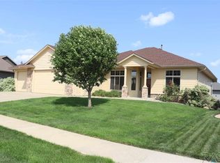 3704 S Camellia Ave, Sioux Falls, SD 57110