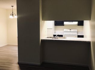 520 E Lagrange St APT 14, Lake Charles, LA 70605