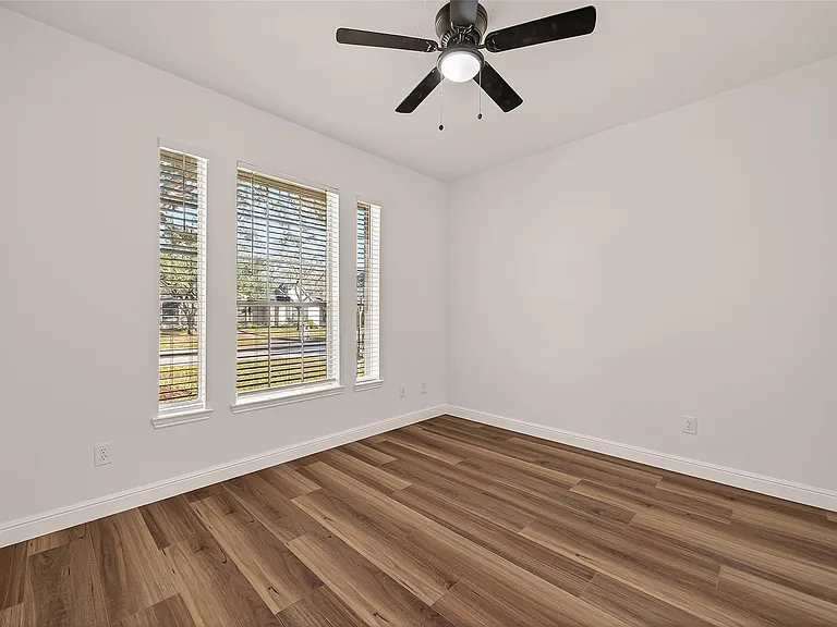 2834 Martina Dr — Photo 18