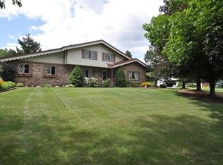 3949 Indian Camp Trl, Howell, MI