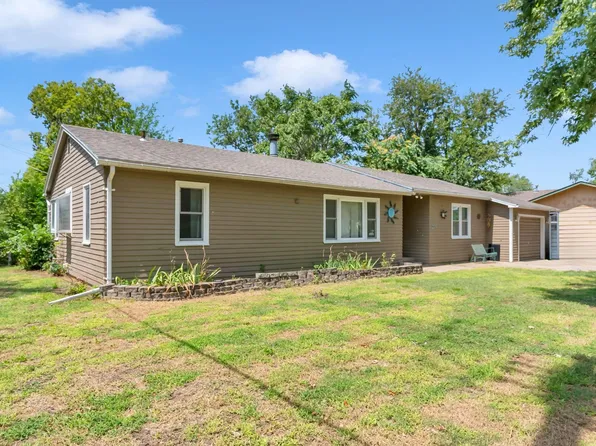 209 S Plum St, Newton, KS 67114