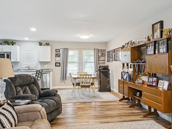 4th image of 13 Taylor Ct