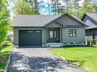 3324 Bramshott Ave, Severn, ON L3V 0V9