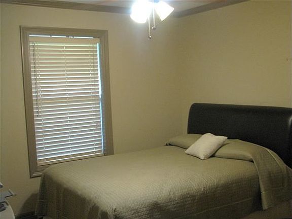 5th image of 570 Romero St