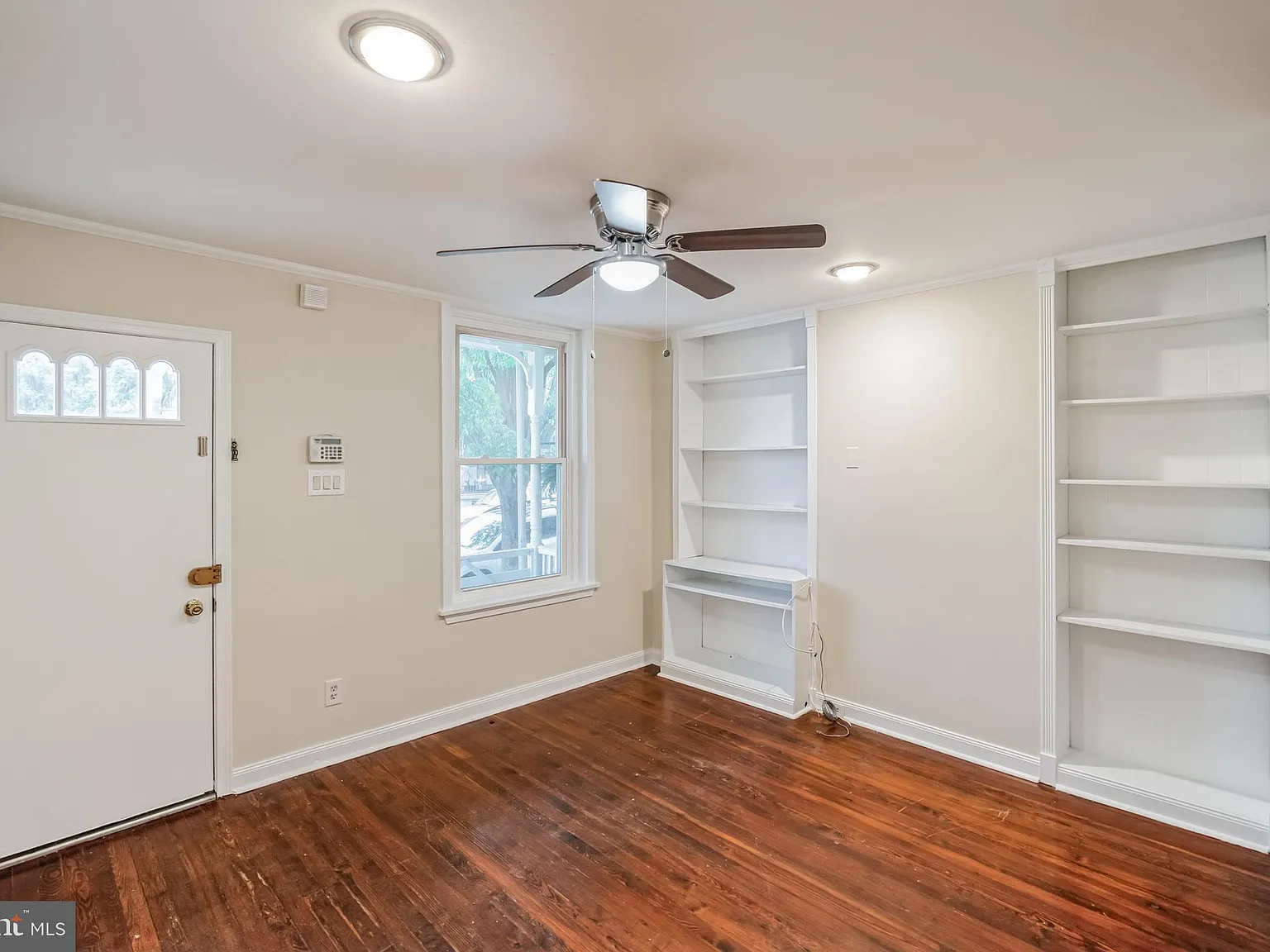 2 bed, 1050 sqft, $1,850 — Photo 3