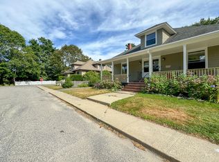 4 Elmwood Rd, Cape Elizabeth, ME 04107