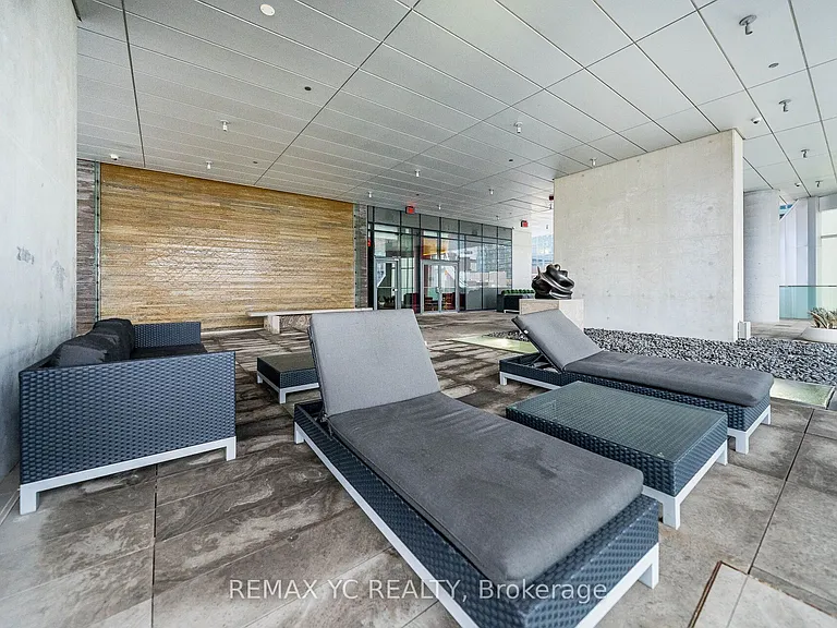 197 Yonge St #4404 — Photo 32