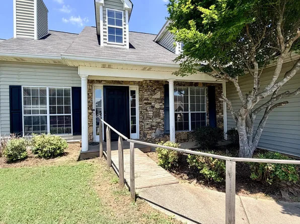 228 Providence Dr, Carrollton, GA 30116