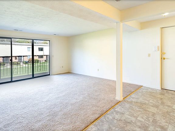 Chili Commons open dining to living room