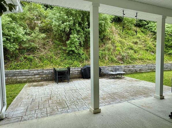 547 Stonehenge Dr, Pikeville, KY 41501