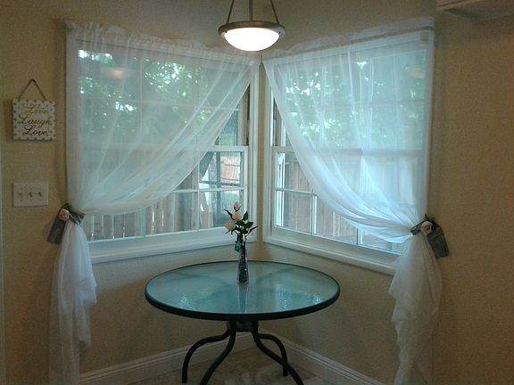 4th image of 2319 Highridge Dr.