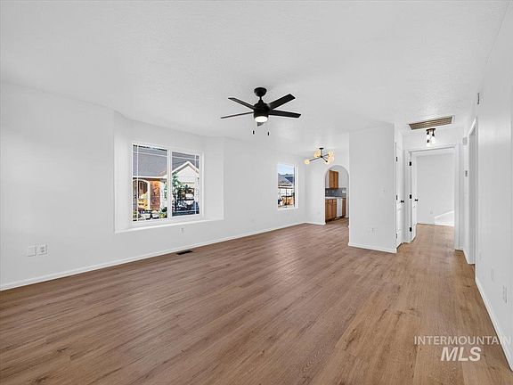 5th image of 1014 E Main St