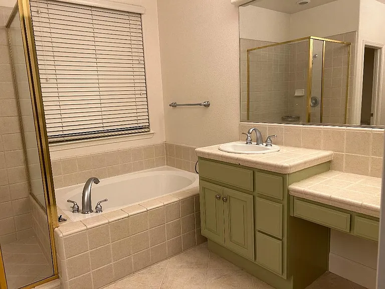 Master bath 2
