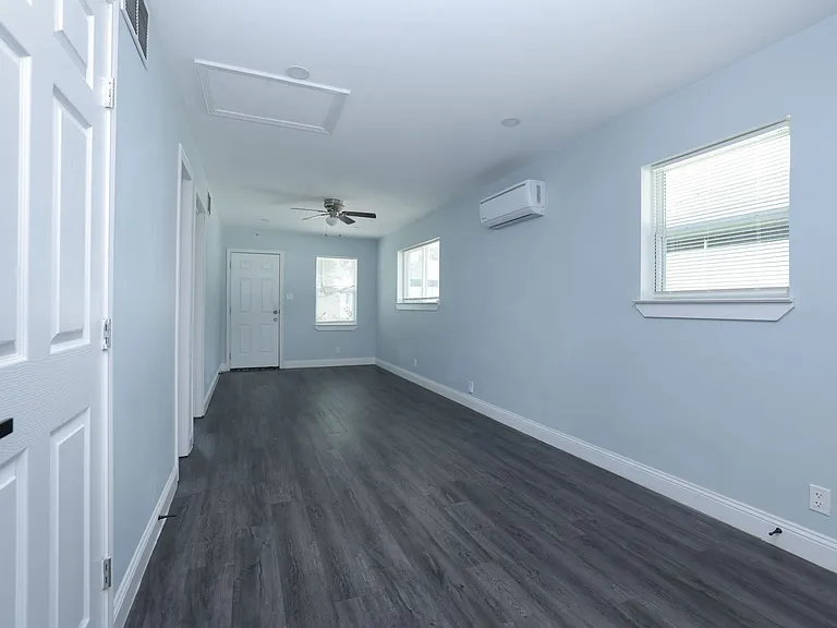 4120 Linn St #E — Photo 14