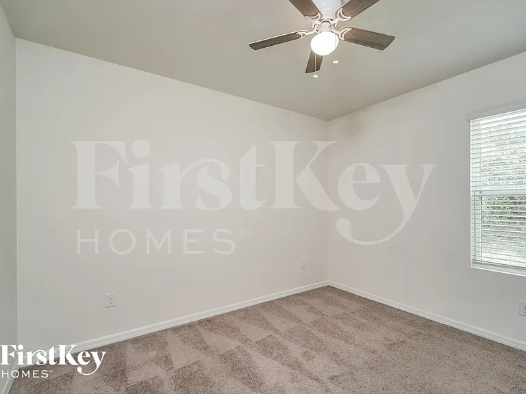 604 SW 6th Ave — Photo 16