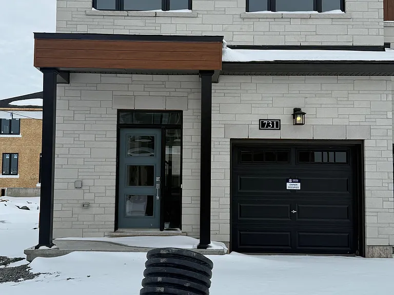 731 Fairline Row N — Photo 1