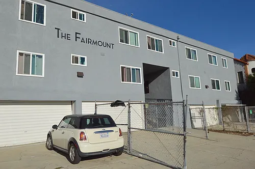 2435 E Fairmount St #17 Photo 1