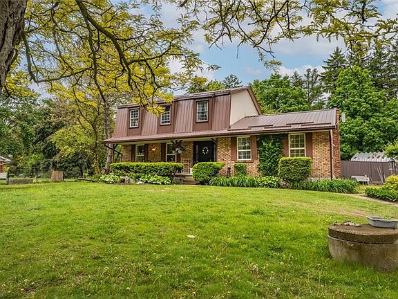 2nd image of 279 Cockshutt Rd