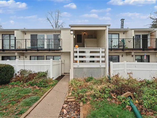 2955 Bowling St SW APT 238, Cedar Rapids, IA 52404