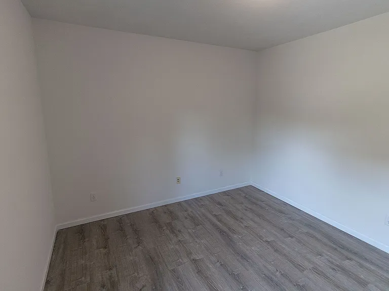 3310 E Saint Charles Rd — Photo 22