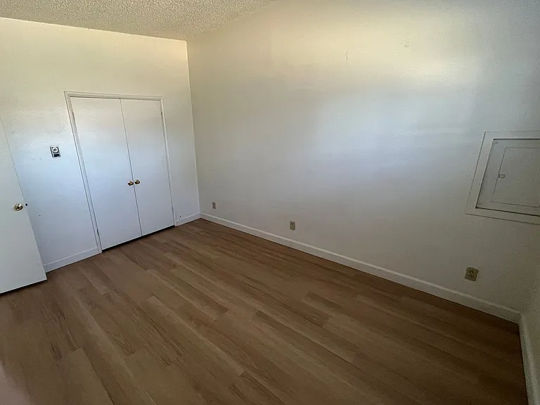 1619 W Pheasant St — Photo 33