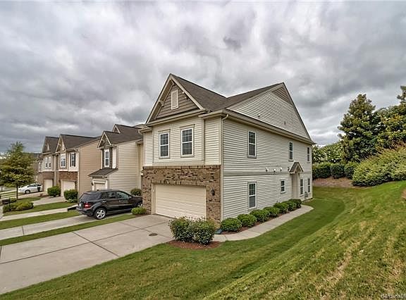 3rd image of 14039 Drake Watch Ln