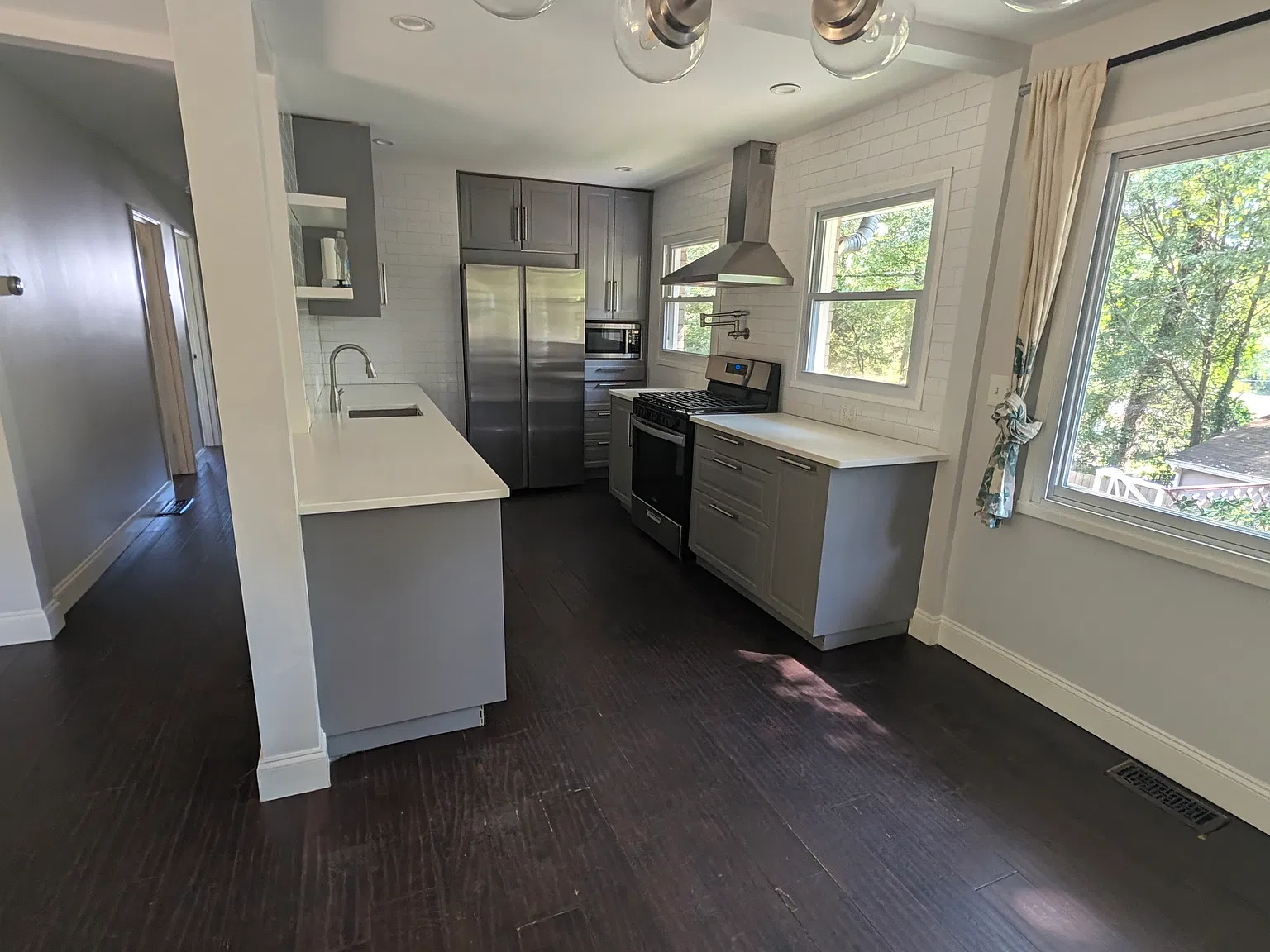3 bed, 1000 sqft, $2,200 — Photo 4