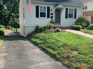 2052 Corinthian Ave, Abington, PA 19001